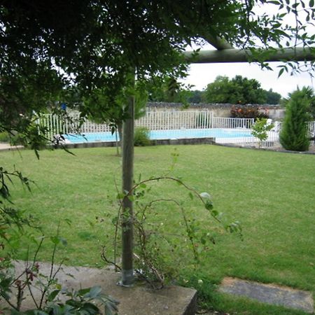 La Cour Des Cloches Bed & Breakfast Mainxe Exterior photo