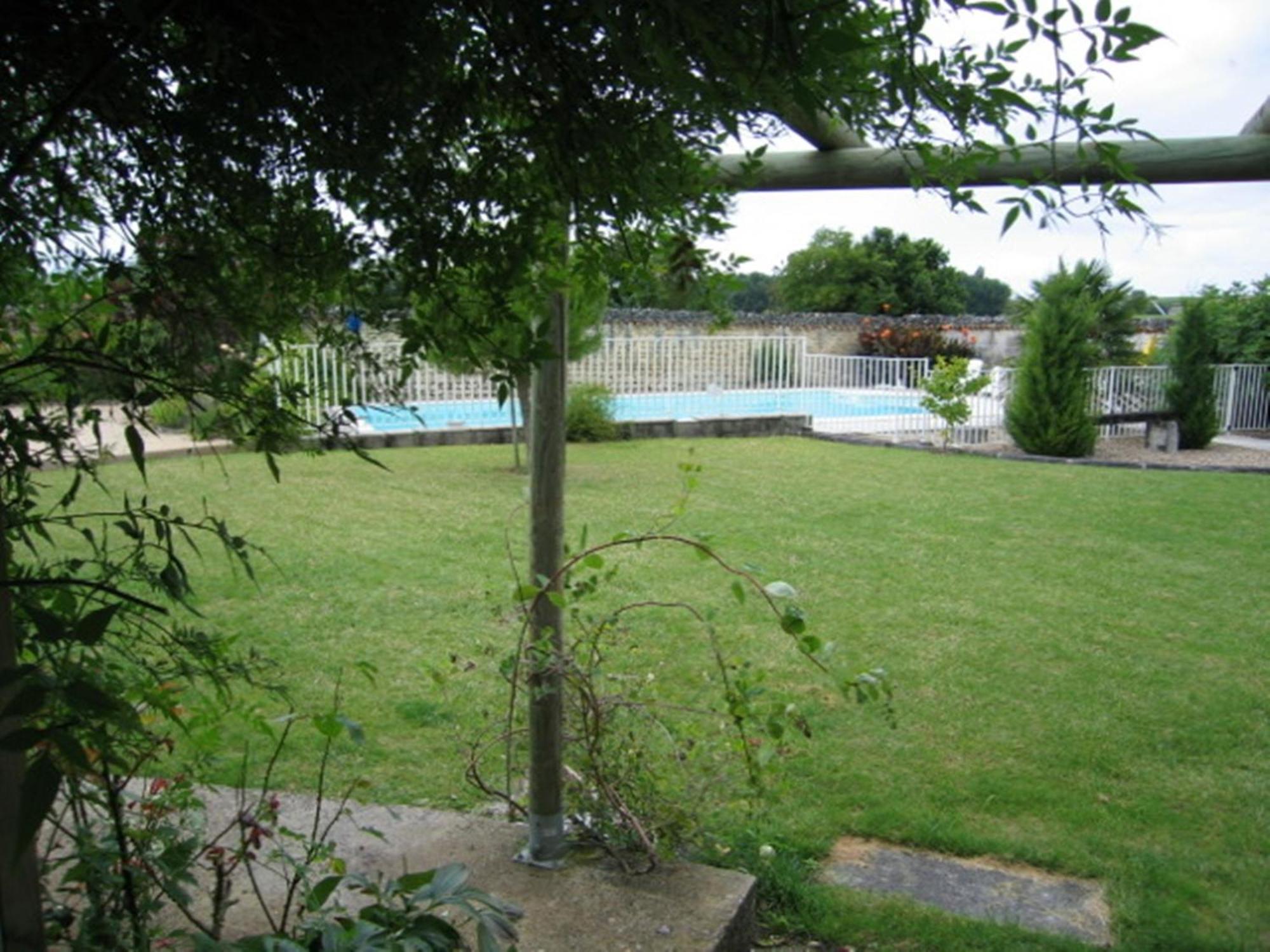 La Cour Des Cloches Bed & Breakfast Mainxe Exterior photo