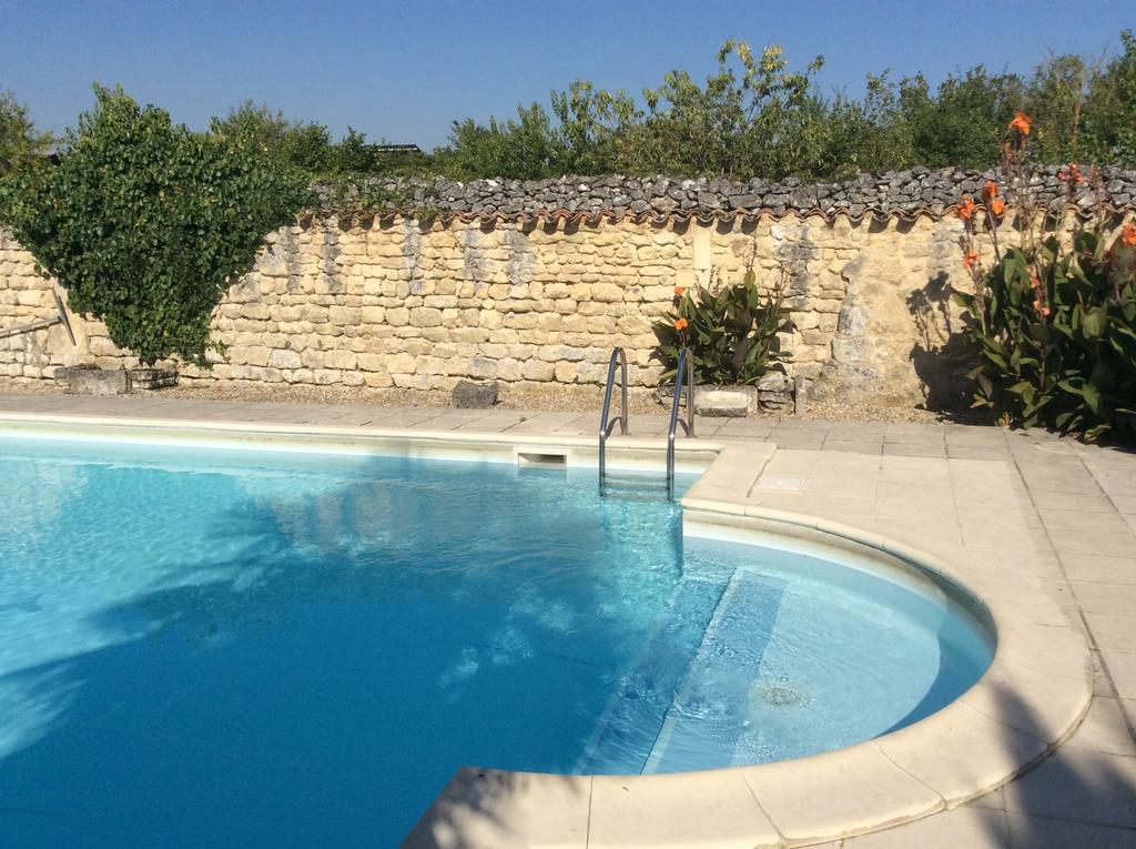 La Cour Des Cloches Bed & Breakfast Mainxe Exterior photo