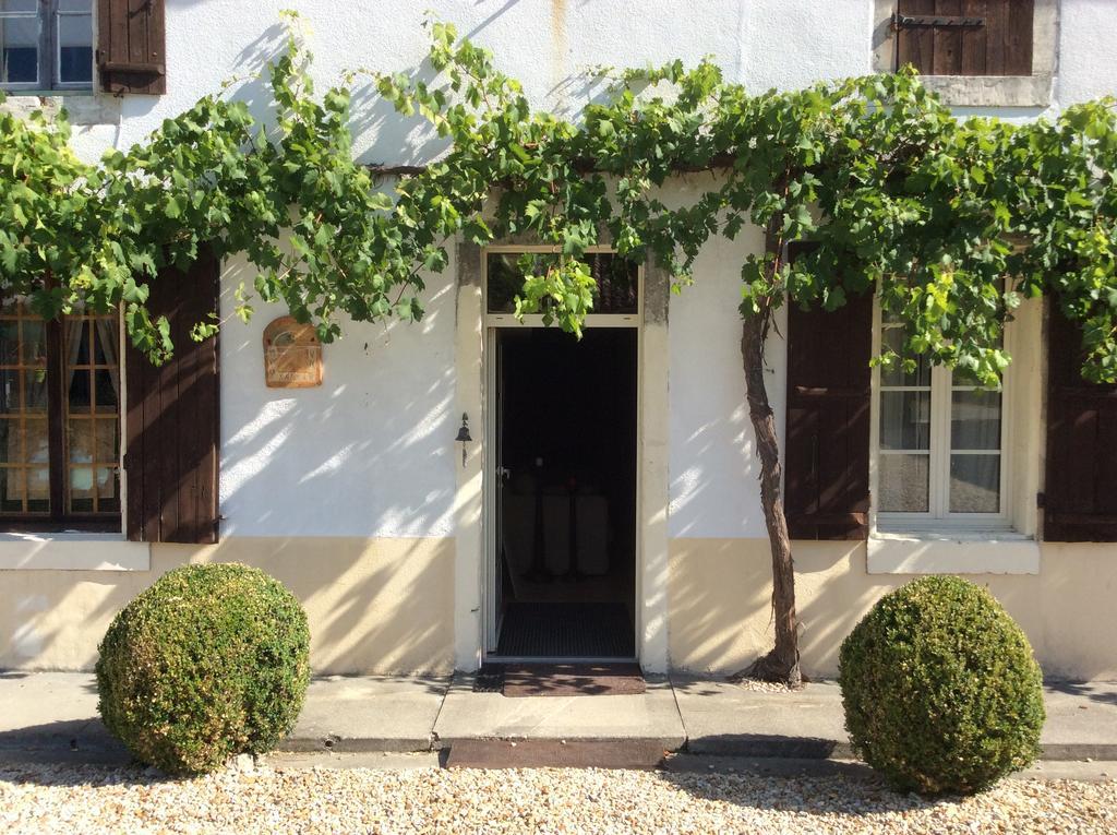 La Cour Des Cloches Bed & Breakfast Mainxe Exterior photo